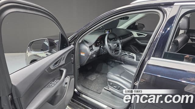 Audi Q7 2019 — Şəkil 10/20