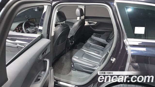Audi Q7 2019 — Şəkil 11/20