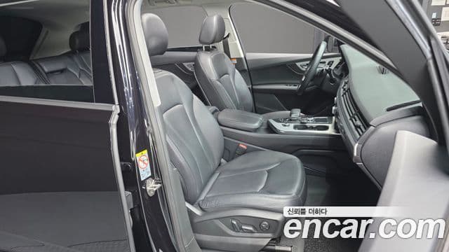 Audi Q7 2019 — Şəkil 12/20