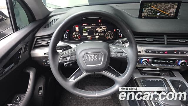 Audi Q7 2019 — Şəkil 13/20