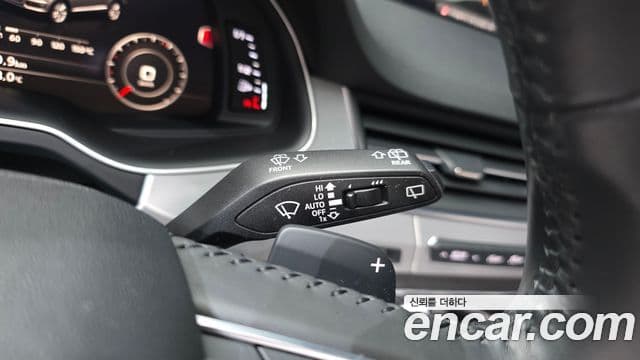 Audi Q7 2019 — Şəkil 14/20