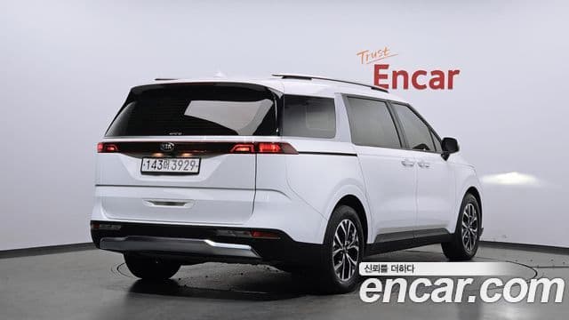 Kia Carnival 2020 — ფოტო 1/20