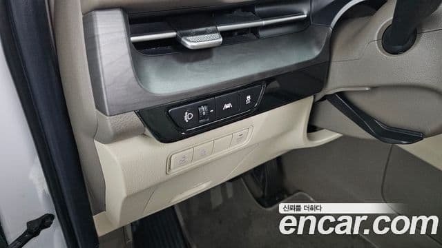 Kia Carnival 2020 — ფოტო 15/20