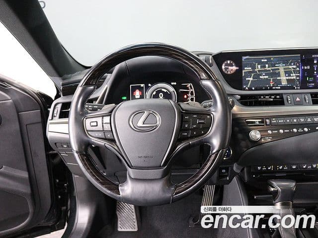 Lexus ES300h 2021 — Şəkil 8/20
