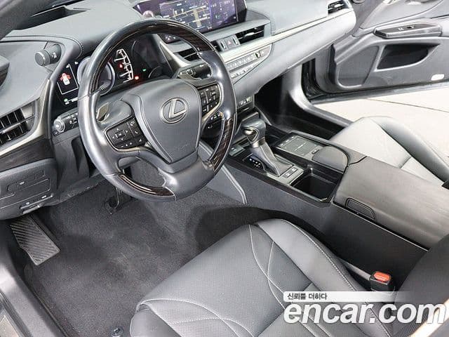 Lexus ES300h 2021 — Şəkil 12/20