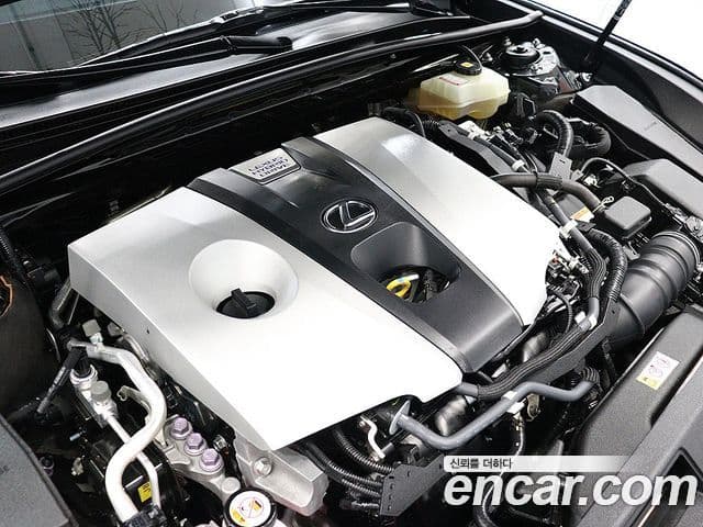 Lexus ES300h 2021 — Şəkil 19/20