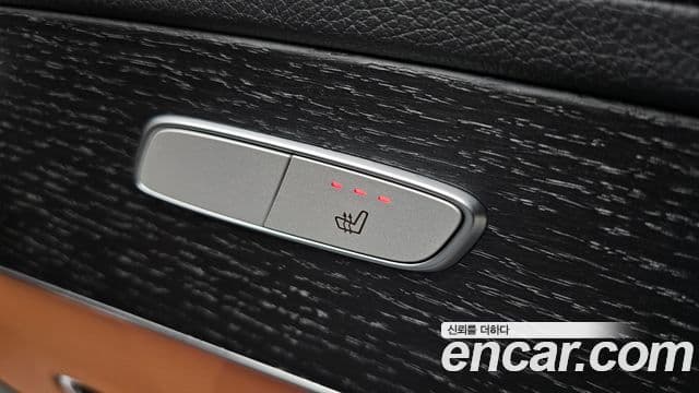 Mercedes-Benz GLC-Class 2023 — ფოტო 18/20