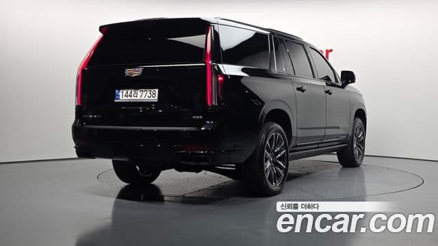 Cadillac Escalade 2023 — Фото 2/20