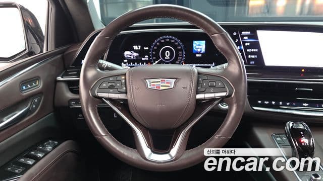 Cadillac Escalade 2023 — Фото 13/20