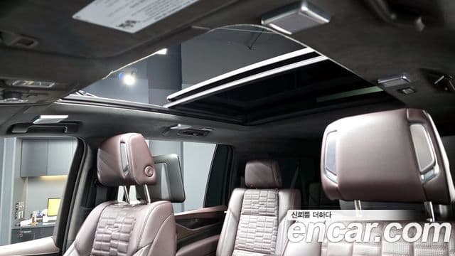 Cadillac Escalade 2023 — Фото 17/20