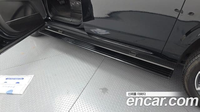 Cadillac Escalade 2023 — Фото 19/20