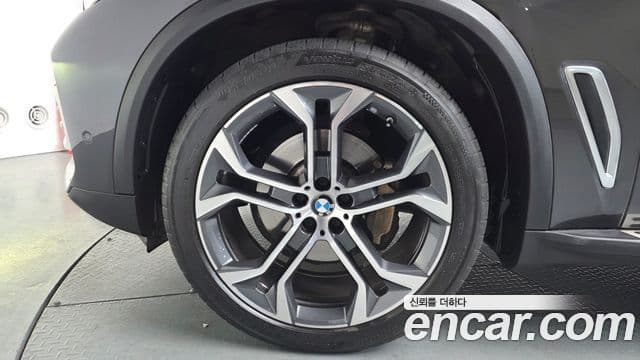 BMW X5 2022 — ფოტო 5/20