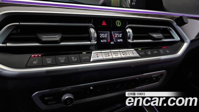 BMW X5 2022 — ფოტო 16/20