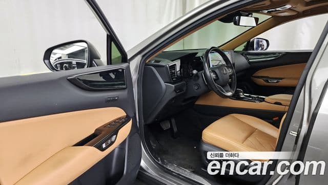 Lexus NX350h 2023 — Şəkil 8/20
