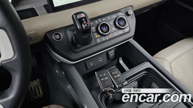 Land Rover Defender 2022 — ფოტო 9/20