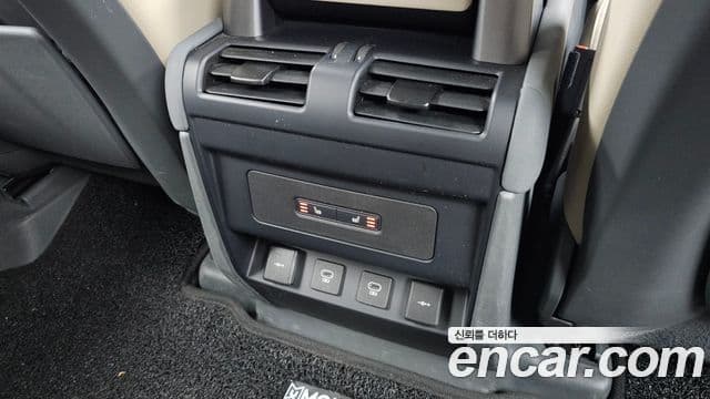 Land Rover Defender 2022 — ფოტო 18/20