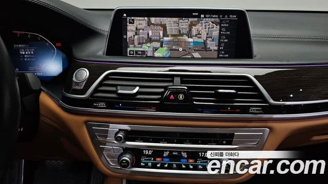 BMW 7 Series 2021 — Фото 13/20