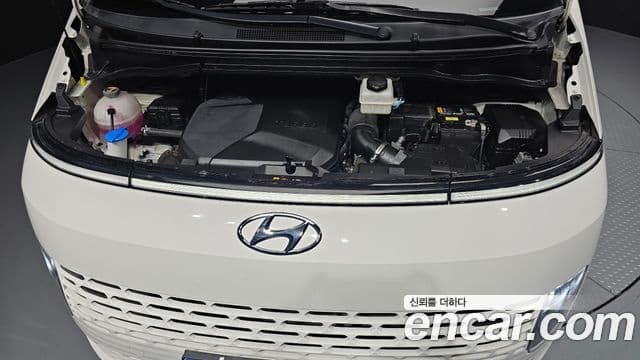 Hyundai Staria 2023 — ფოტო 6/20