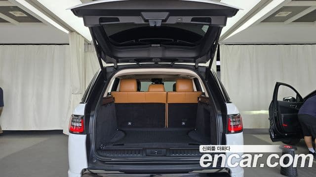 Land Rover Range Rover Sport 2022 — ფოტო 19/20