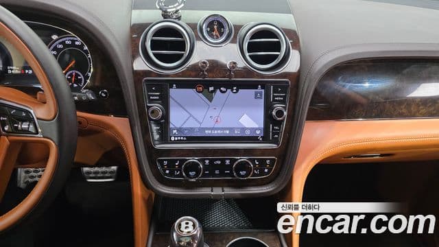 Bentley Bentayga 2019 — Şəkil 14/20