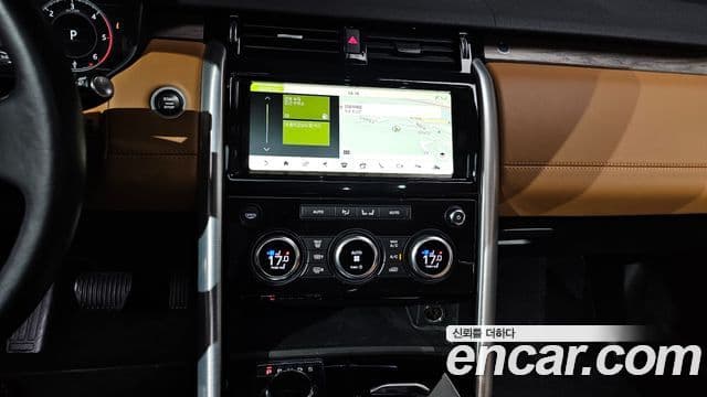 Land Rover Discovery 5 2018 — Фото 13/20