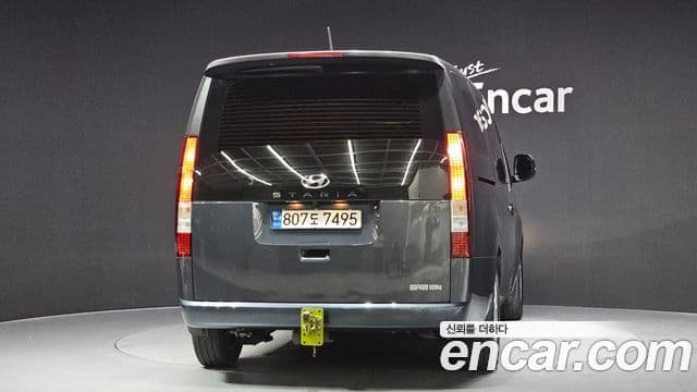 Hyundai Staria 2022 — ფოტო 4/20