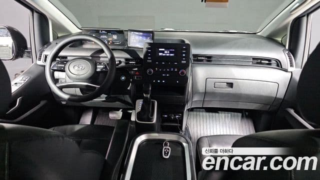 Hyundai Staria 2022 — ფოტო 7/20