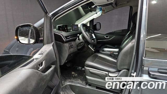 Hyundai Staria 2022 — ფოტო 10/20