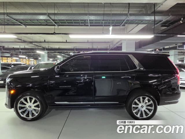 Cadillac Escalade 2023 — ფოტო 2/20