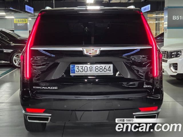 Cadillac Escalade 2023 — ფოტო 4/20