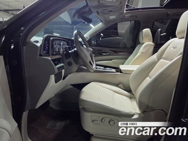 Cadillac Escalade 2023 — ფოტო 7/20