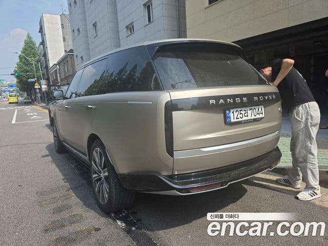 Land Rover Range Rover 2023 — Фото 1/20