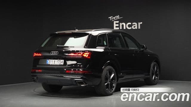Audi Q7 2026 — Фото 2/20