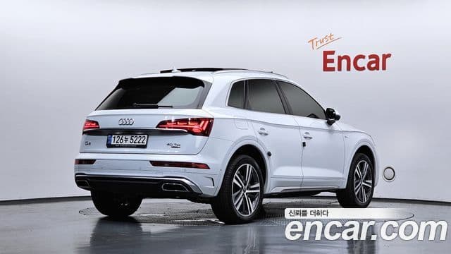 Audi Q5 2022 — ფოტო 2/20