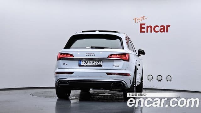 Audi Q5 2022 — ფოტო 4/20