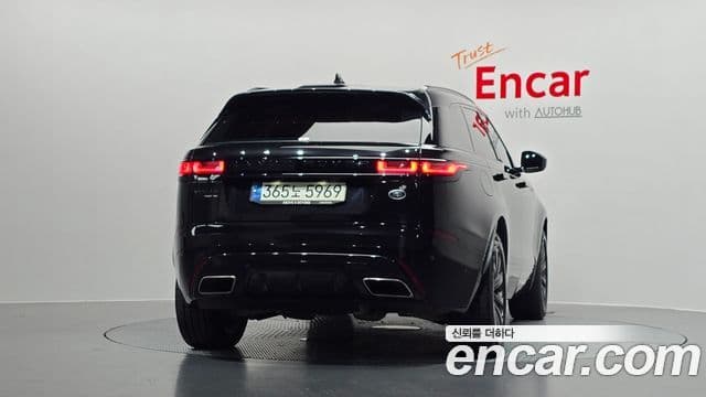 Land Rover Range Rover Velar 2020 — ფოტო 4/20