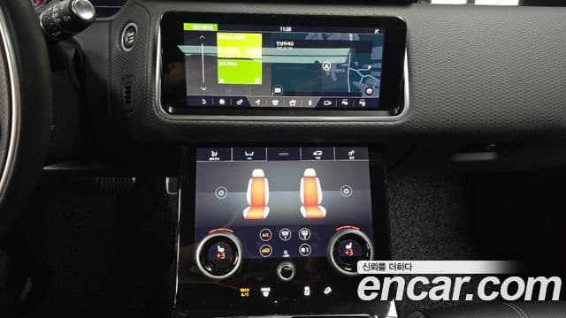 Land Rover Range Rover Velar 2020 — ფოტო 13/20