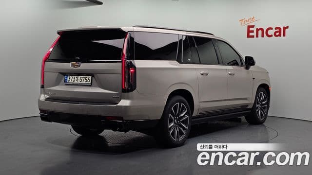 Cadillac Escalade 2023 — Şəkil 2/20