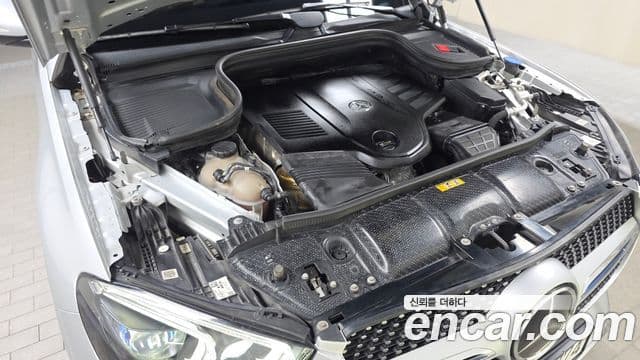 Mercedes-Benz GLE-Class 2021 — ფოტო 6/20
