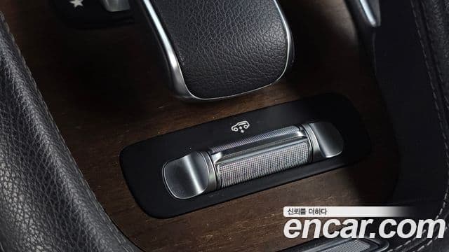 Mercedes-Benz GLE-Class 2021 — ფოტო 17/20