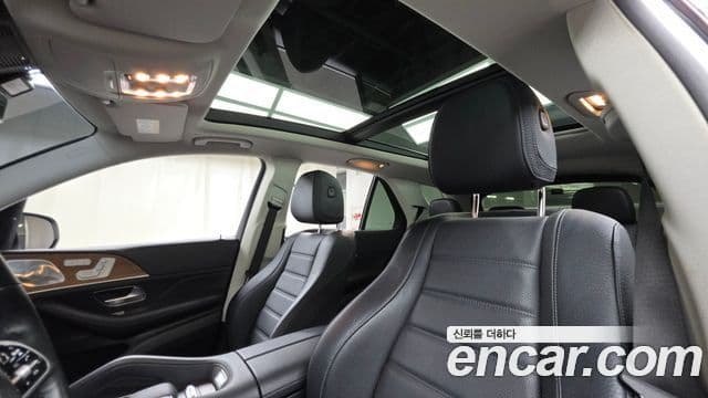 Mercedes-Benz GLE-Class 2021 — ფოტო 18/20