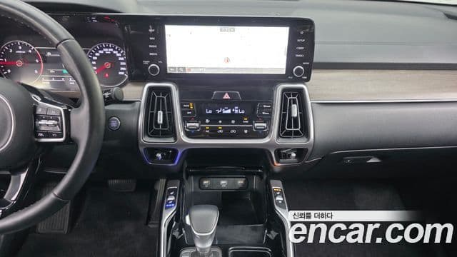 Kia Sorento 2021 — ფოტო 14/20
