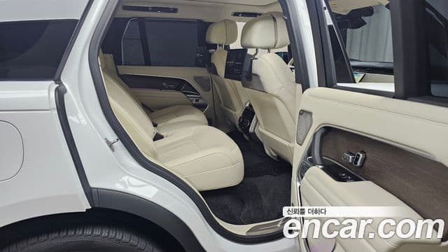 Land Rover Range Rover 2023 — Фото 11/20