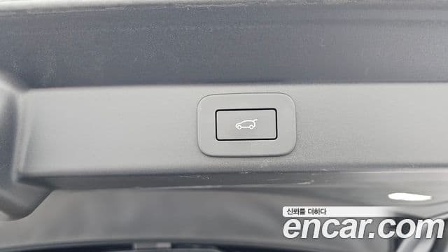 Land Rover Range Rover Sport 2025 — Фото 18/20