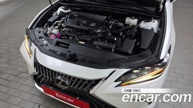 Lexus ES300h 2023 — ფოტო 6/20