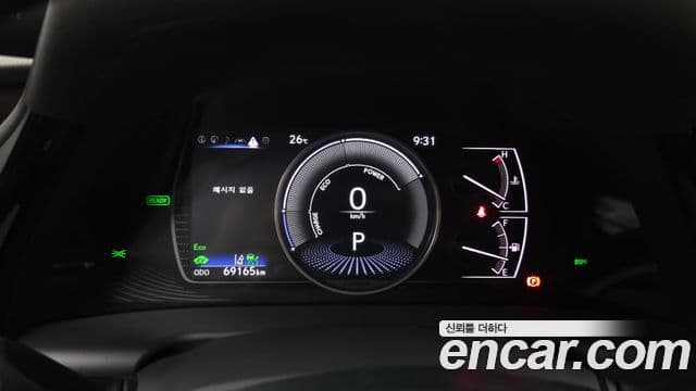 Lexus ES300h 2023 — ფოტო 8/20