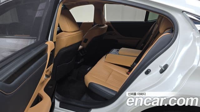 Lexus ES300h 2023 — ფოტო 12/20