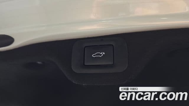 Lexus ES300h 2023 — ფოტო 19/20