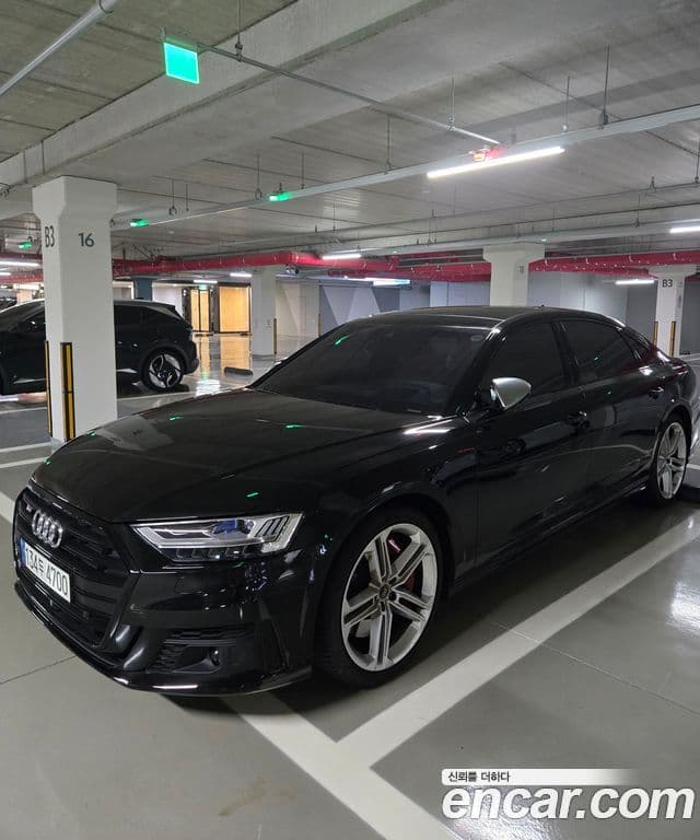 Audi A8 2021 — Фото 10/14
