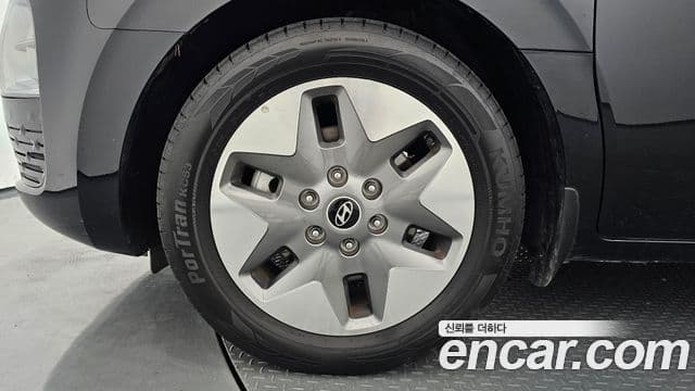 Hyundai Staria 2025 — ფოტო 5/20